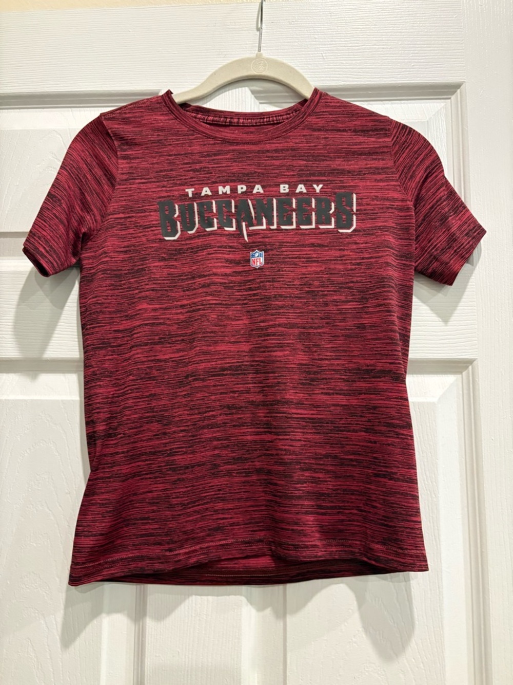 NFL Nike Tampa Bay Buccaneers Red Heathered Short Sleeve Tee boys small Dri fit